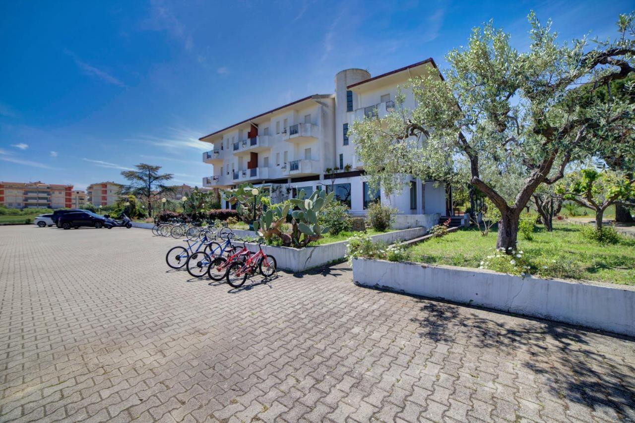 Hotel Sporting Vasto Exteriör bild