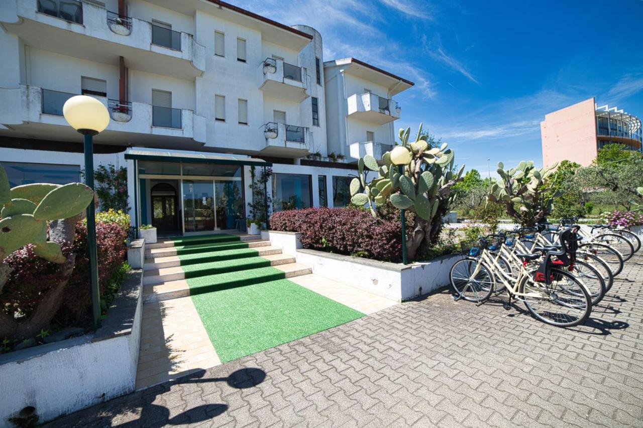 Hotel Sporting Vasto Exteriör bild