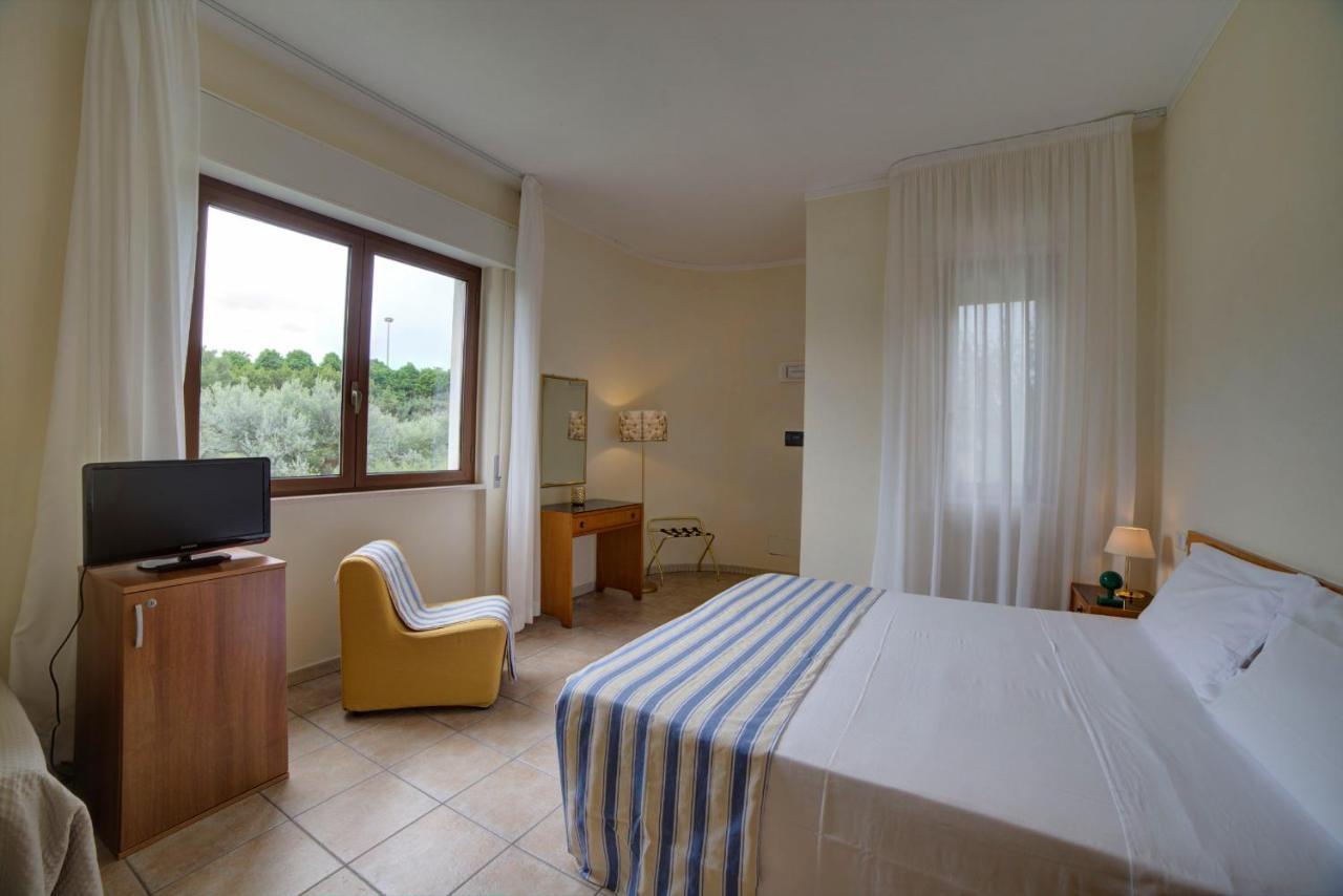 Hotel Sporting Vasto Exteriör bild
