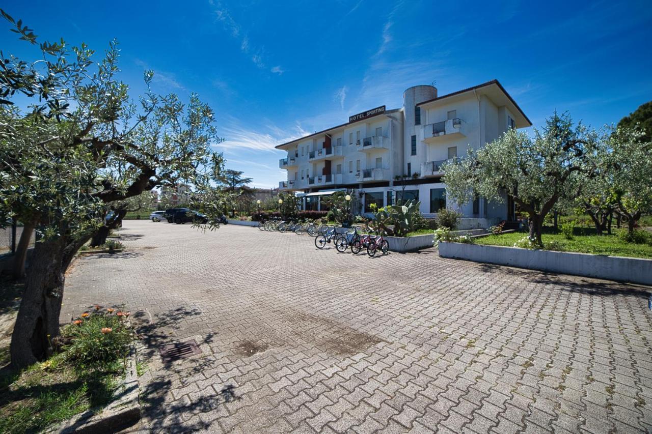 Hotel Sporting Vasto Exteriör bild